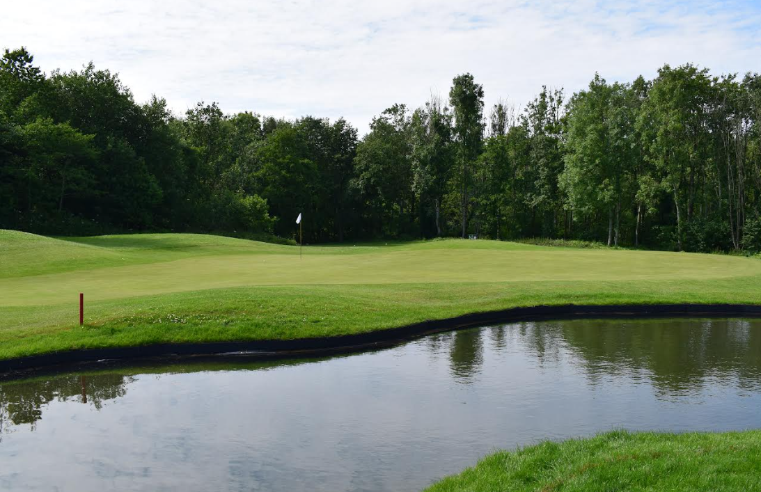 Read more about the article Play golf in Greater Manchester at Deane Golf Club